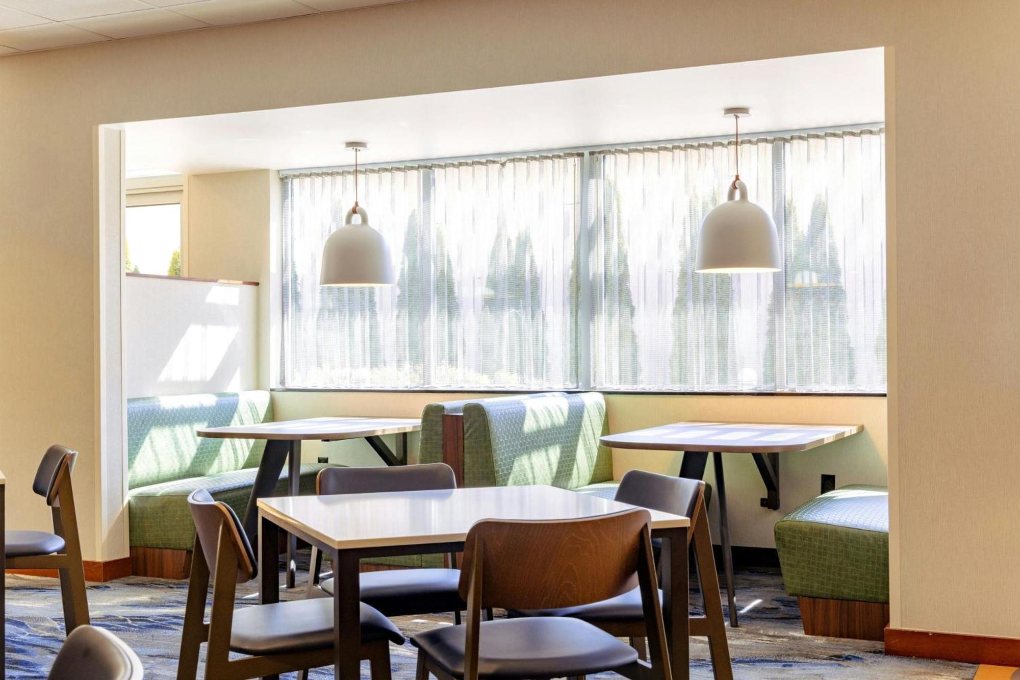 Fairfield & By Marriott Springfield Northampton/amherst Hotel